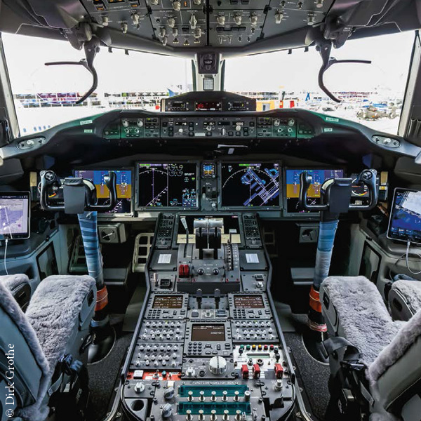 Inneres eines Flugzeug-Cockpits